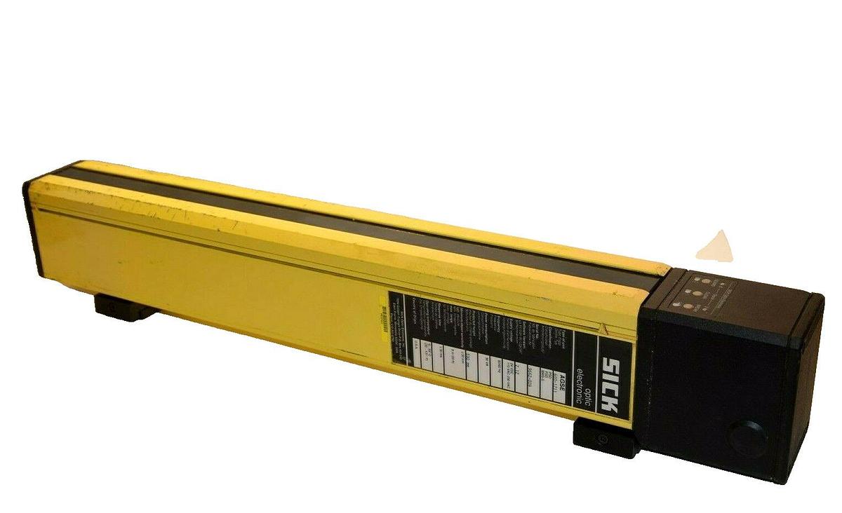 Used SICK AGSE 600-1211 AGSE6001211 24Vdc 110/230Vac 590mm Version 2.12 Light Curtain