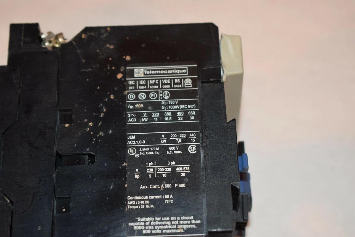 Used TELEMECANIQUE LP1 D4011 24V COIL 60A CONTACTOR