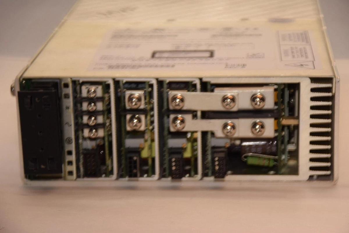 Used EMERSON MP8-3Q-1Q-1E-4NN-30 MP83Q1Q1E4NN30 73-580-4036 13A Power Supply