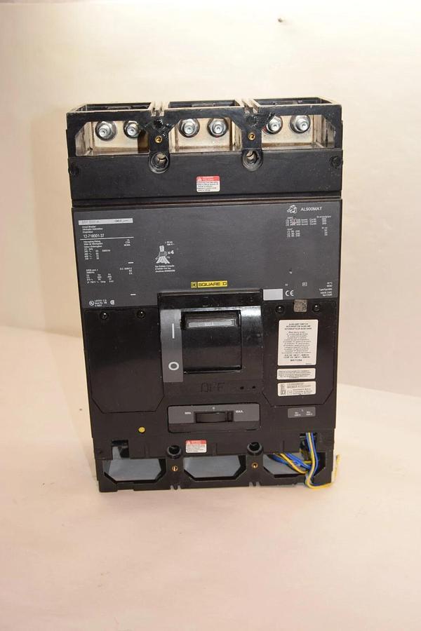 Used Square D MH 800A 800 Amp A Circuit Breaker 12-718001-37 1271800137 MH800A