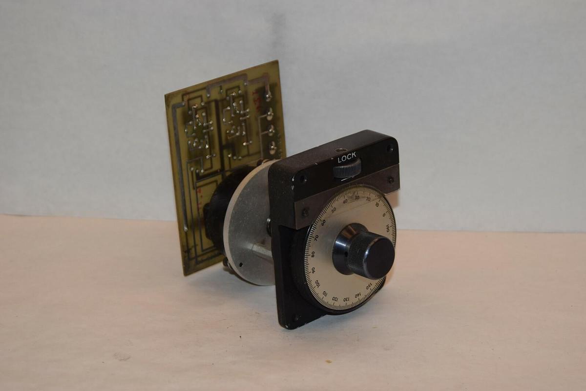 Used ACTON LABORATORIES DSD10-1 1-880-0036 DC-0500-B-00-0-6 ROTARY DIAL