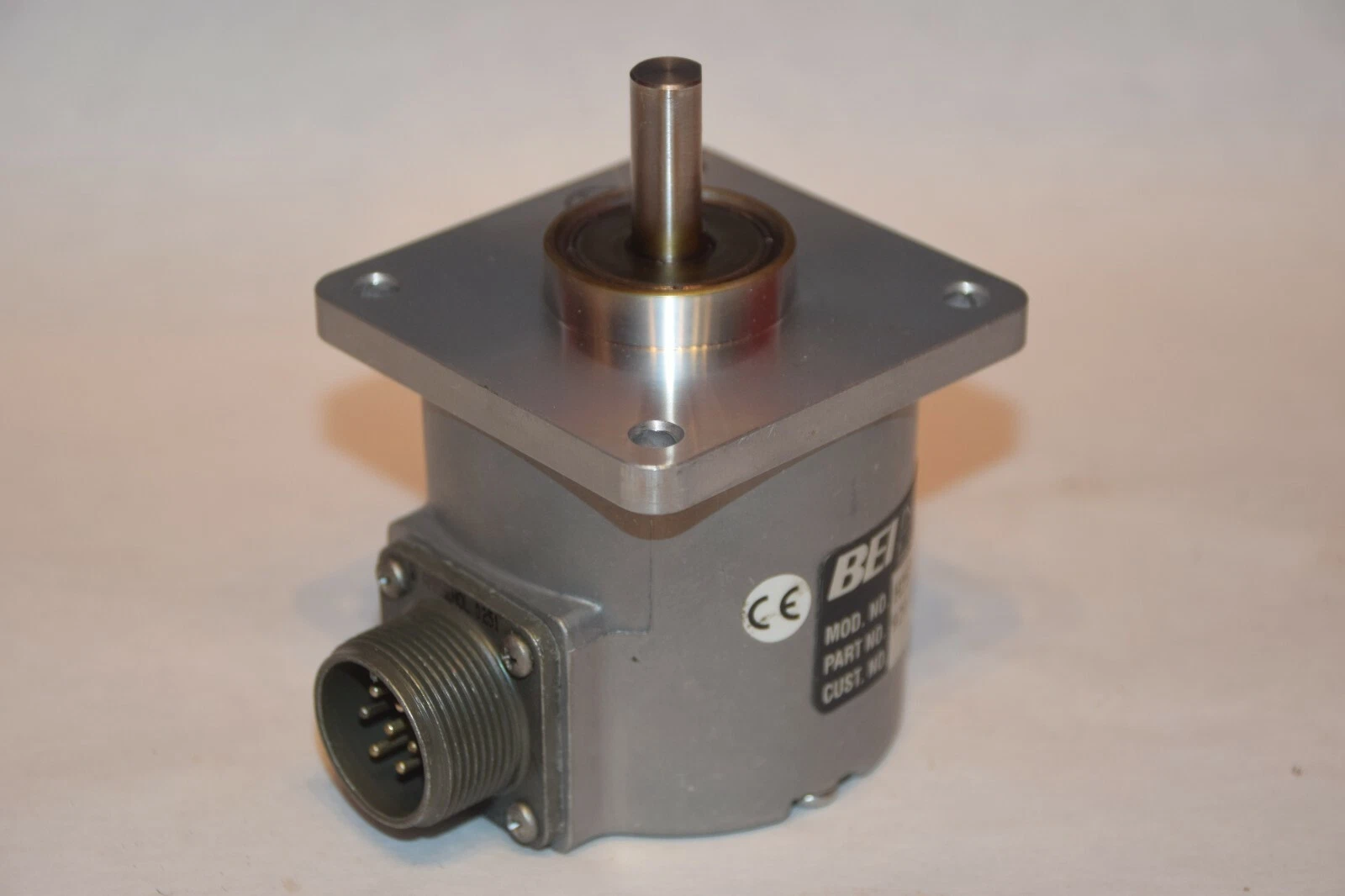 Used BEI Industrial Encoder H25D-SS-360-ABZ-7406R-SM16-S H25D