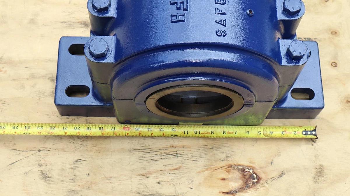 HFH 4 Bolt SAF532 Split Plummer Pillow Block Bearing Housing 5-7/16" 5 7/16 NOS
