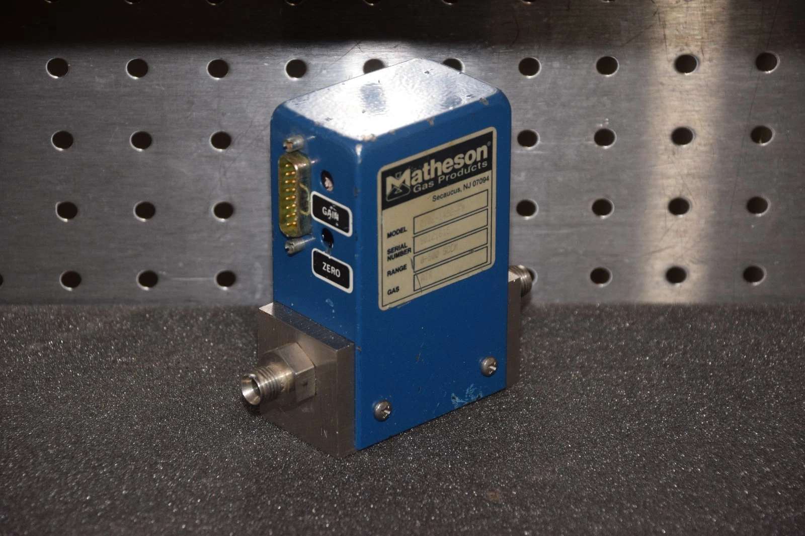 Used MATHESON 8102-1452-FM GAS PRODUCTS MASS FLOW TRANSDUCER 0-500 SCCM