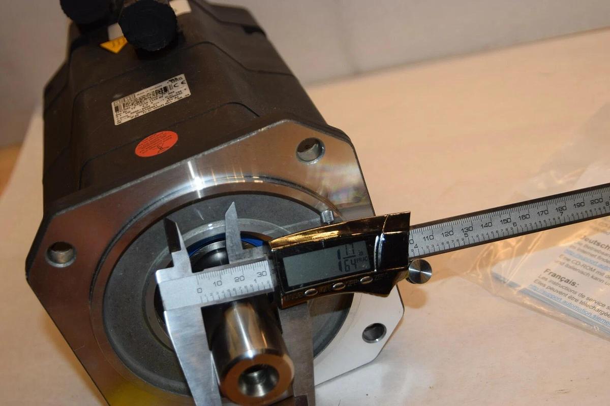 Siemens KUKA 1FK7083-5AF81-1SH3-ZS11 Servo Motor 1FK7083-5AF81-1SH3-Z S11 (NEW)