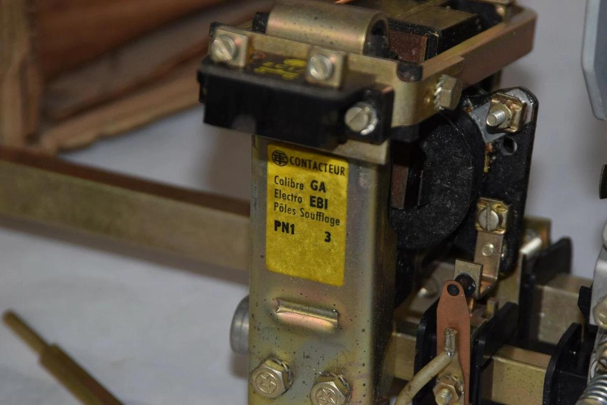 (NEW) TELEMECANIQUE CV1-GA CV1 GA 77678 PN1 3 Contact