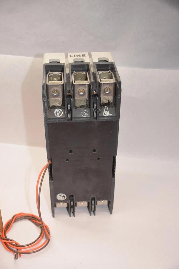 (NEW) EATON HMCP250A5CL04T26 250A 250 Amp 3P Series C Circuit Breaker