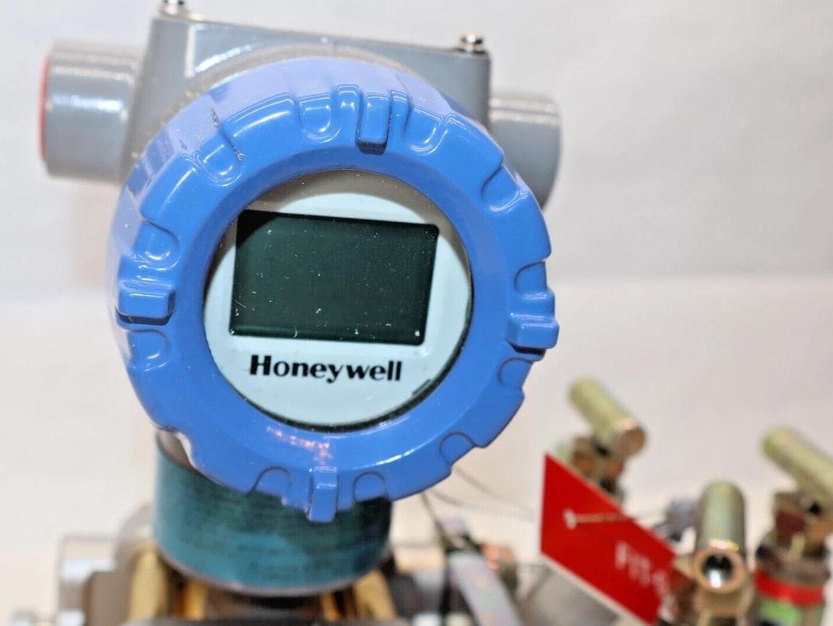 Honeywell Diff Pressure Transmitter ST800 YSTD820-41(Y)C6AS-1-B-AHD-12C-B-2 NEW