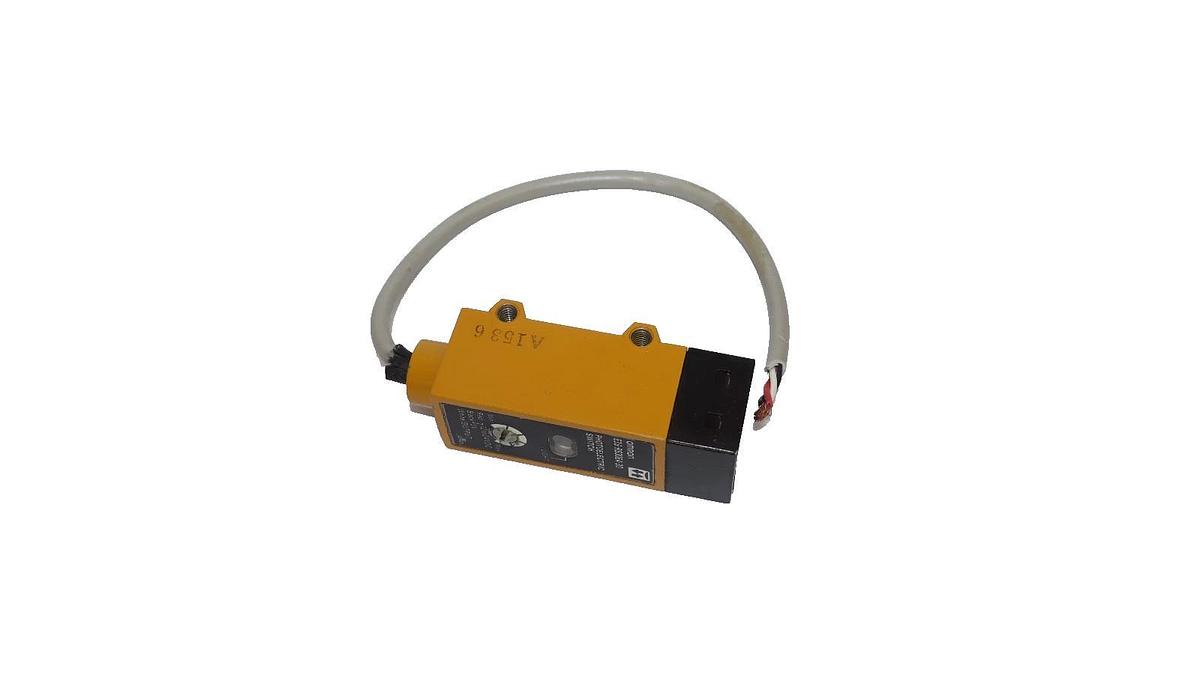 Used Omron  Photoelectric Switch E3S-RS30E4-30 , E3SRS30E430
