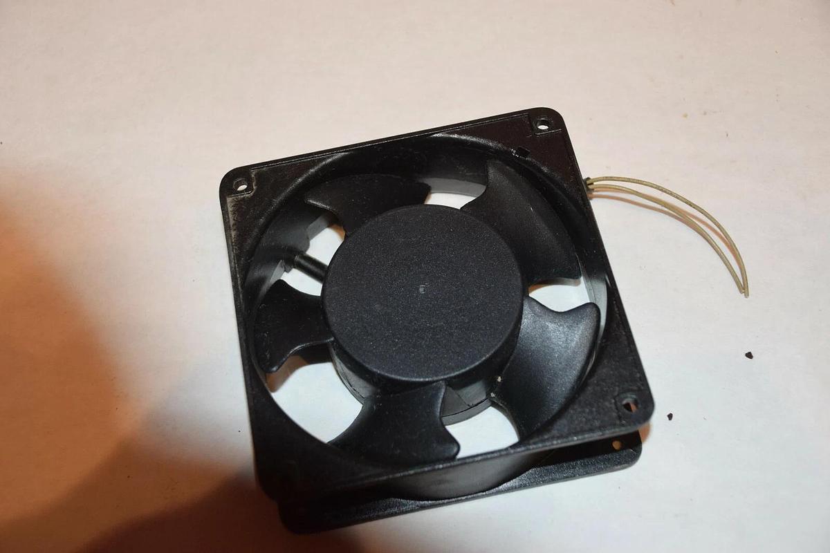 Used SUNON DP203A 2123LSL 220/240V 50/60Hz 0.08A AXIAL FAN