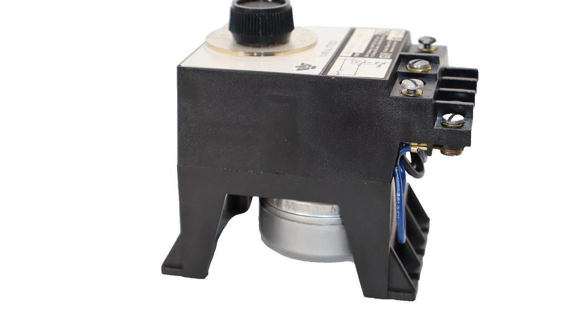 Eagle Signal BR18A603 , 5L81 120V 60Hz Time Delay Timer