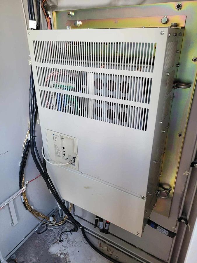 Used Yaskawa Drive F7CBB240PCTV VFD Typ 1 Enclosure Panel CIMR-F7U4132 480v 260a 3ph