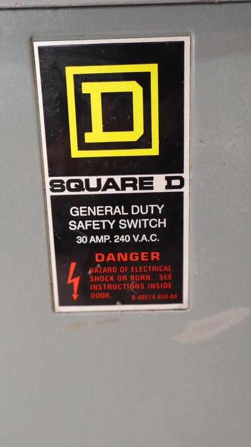 Used SQUARE D Safety Switch DU221RB 30Amp 240V Series E2 Type 3R Enclosure