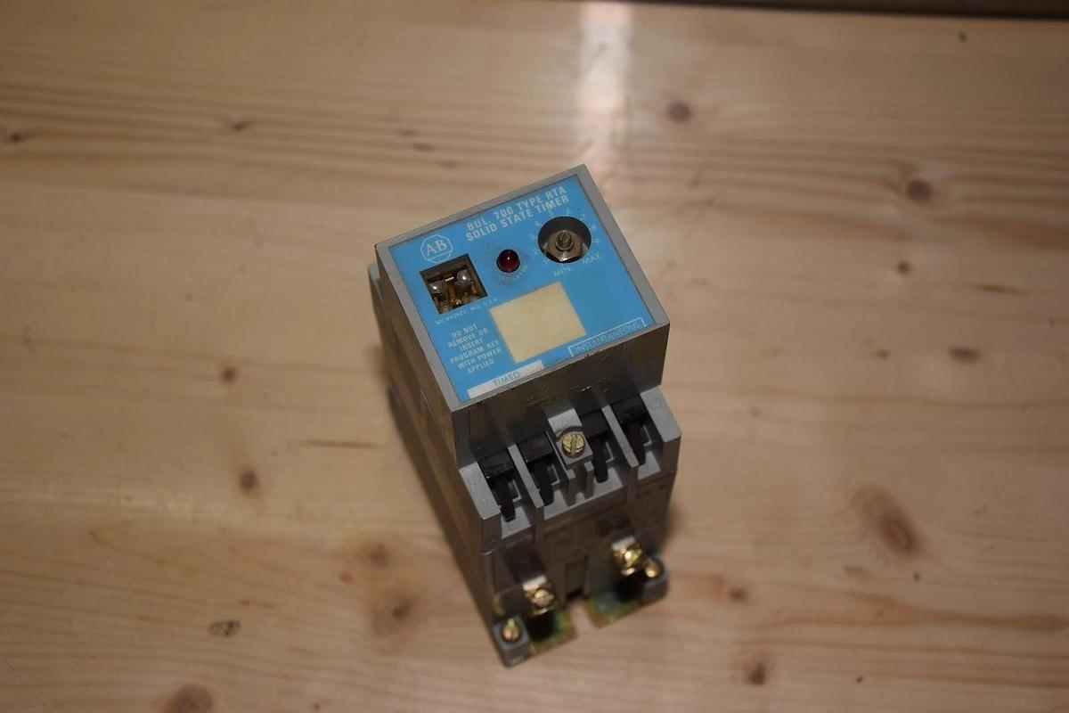 ALLEN BRADLEY 700 Type RT Solid State Timer 700-RTA00W000A1 Ser.B 110-120v Coil
