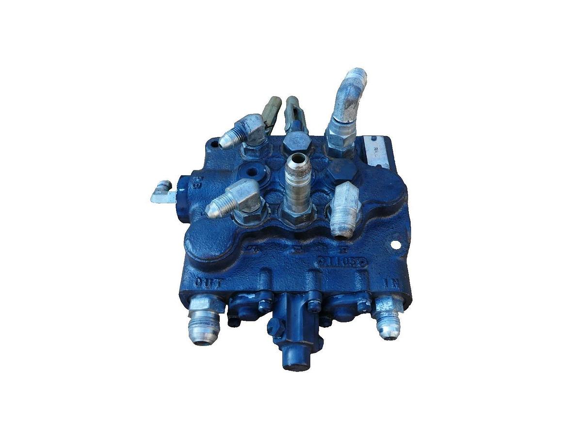 Used Altec 38109395, 352-00059 Hydraulic Valve Block 3 Spool Manual hydraulic Control