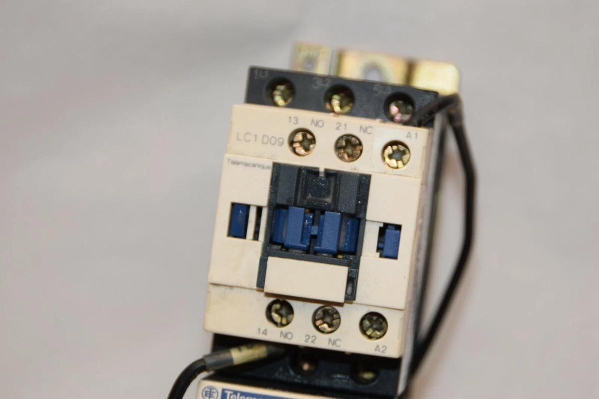 Used TELEMECANIQUE LC1D09 120V Coil Contactor With LRD07 1.6-2.5A Relay