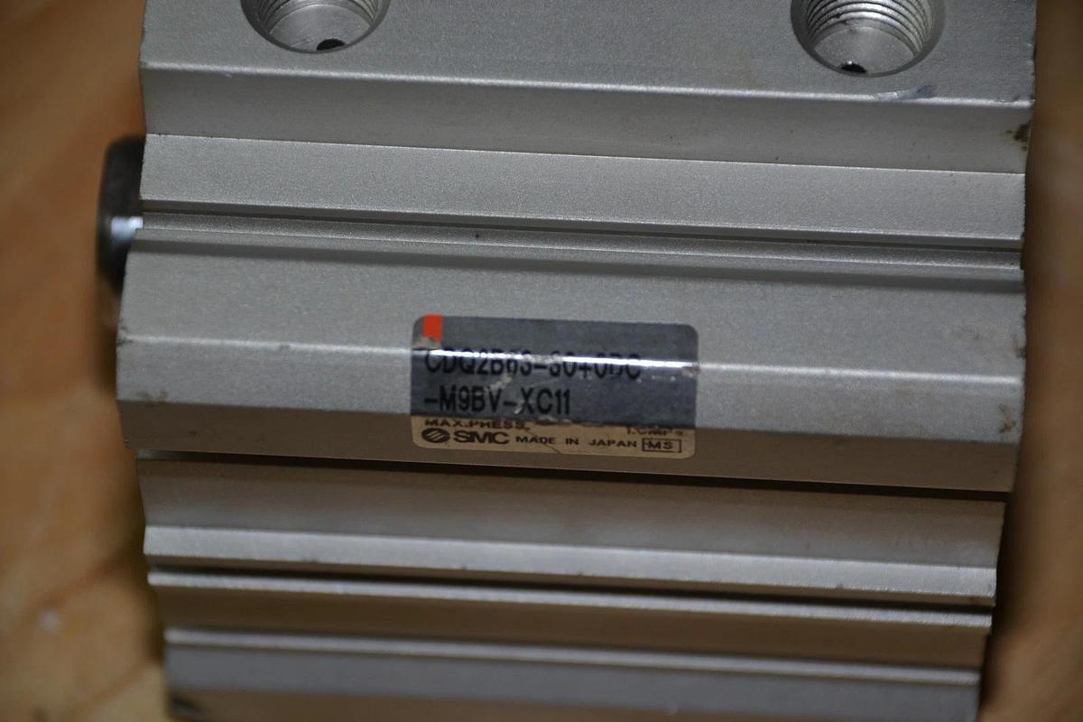 Used SMC CDQ2B63-30+ODO-M9BV-XC11 CDQ2B63-30+0D0-M9BV-XC11 COMPACT CYLINDER