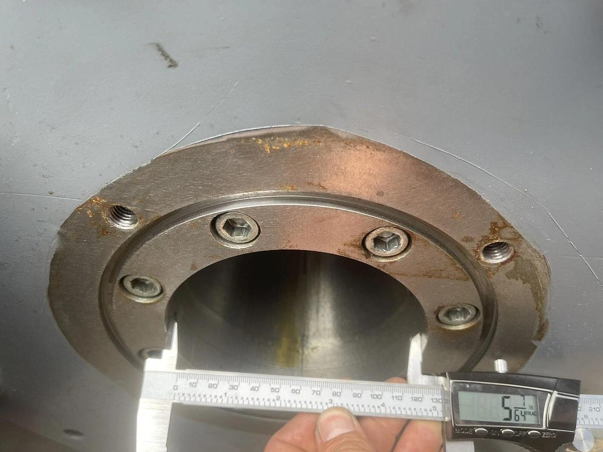 Refurbished Metso Drives helical gearbox 50026 CHG148M2.0-DBT ratio 3.586:1.9 1236 kW