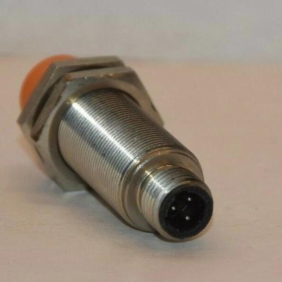 (NEW) EFECTOR IG0350 8mm 20-250V 100mA Proximity Sensor