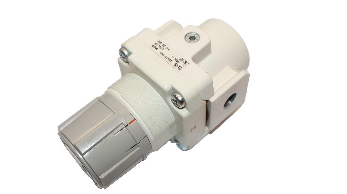 (NEW) SMC AR40-N02-Z-A , AR40N02ZA 7-100psi Regulator Module