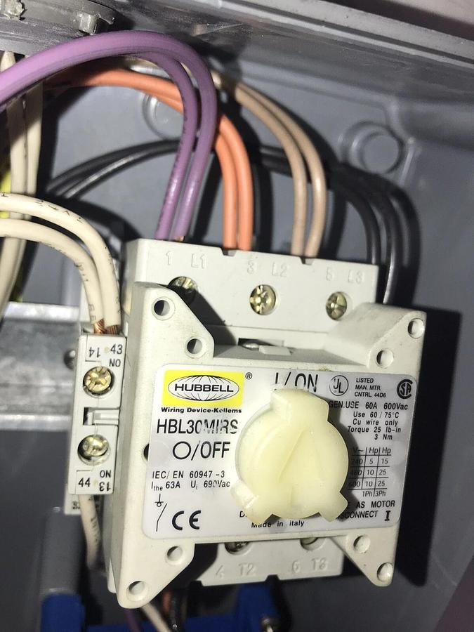 Used Hubbell HBL530MI9W Disconnect receptacle 4X 12 30 Amp 30A HBL 530MI9W 4 Pole