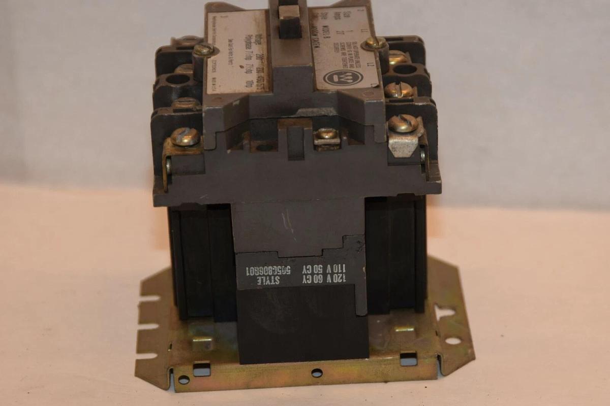 Used WESTINGHOUSE A200M1CACEM 27A Size 1 200V 110/120V Coil Contactor