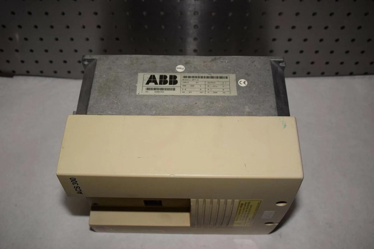 Used ABB ACS300 ACS311-2P7-3 ACS3112P73 380/480V 5A 4.1A INVERTER DRIVE