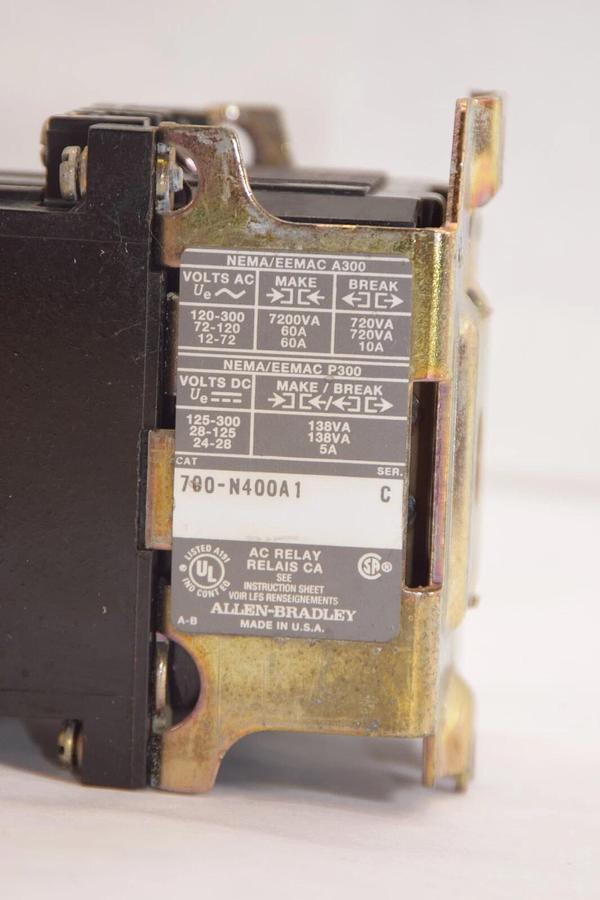 Used ALLEN BRADLEY 700-N400A1 Series C Type N 120V Control Relay W/ 700-NA20 Fnt Deck