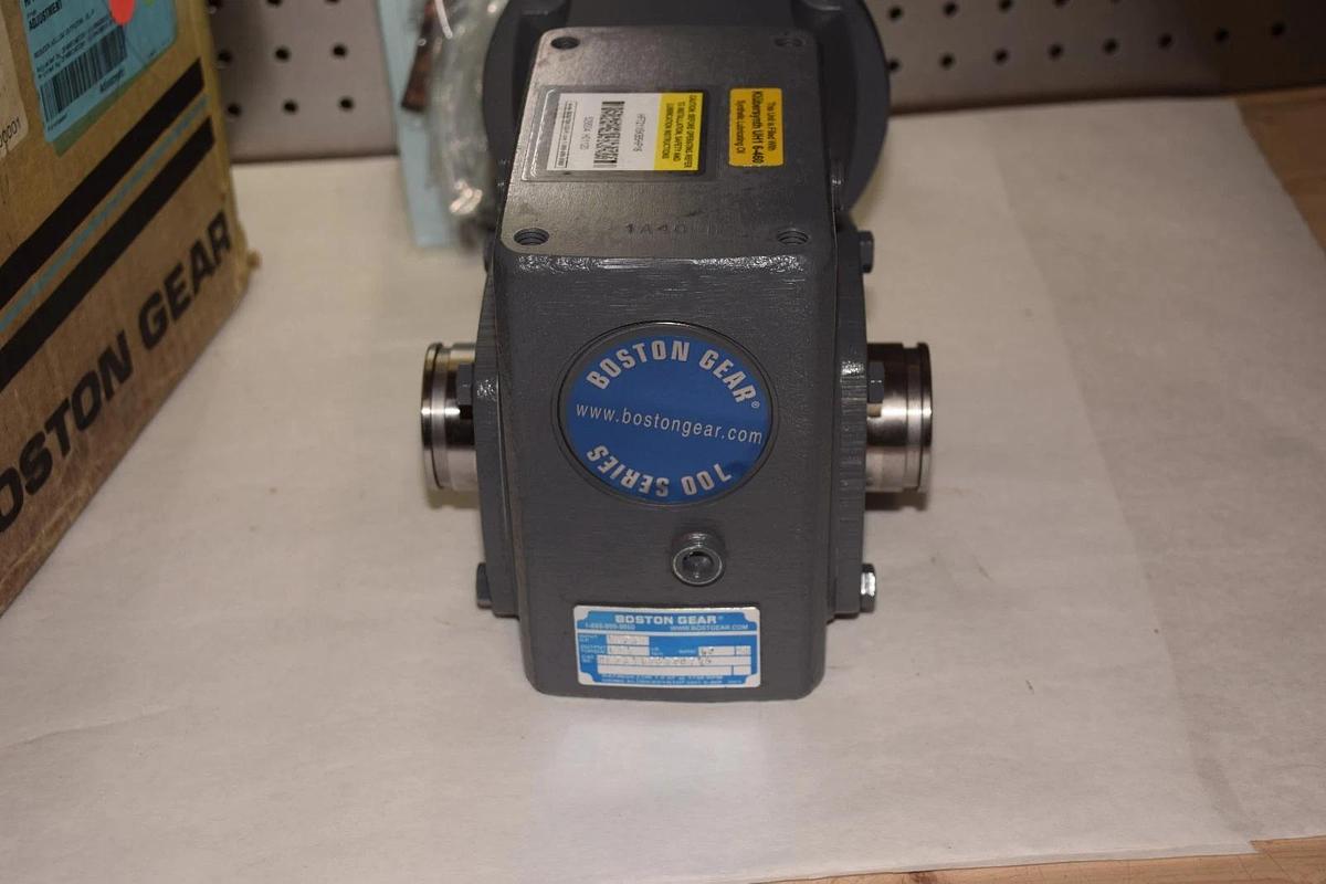 BOSTON GEAR Gear Box Speed Reducer HF72115KB5HP16 1.72hp NEW