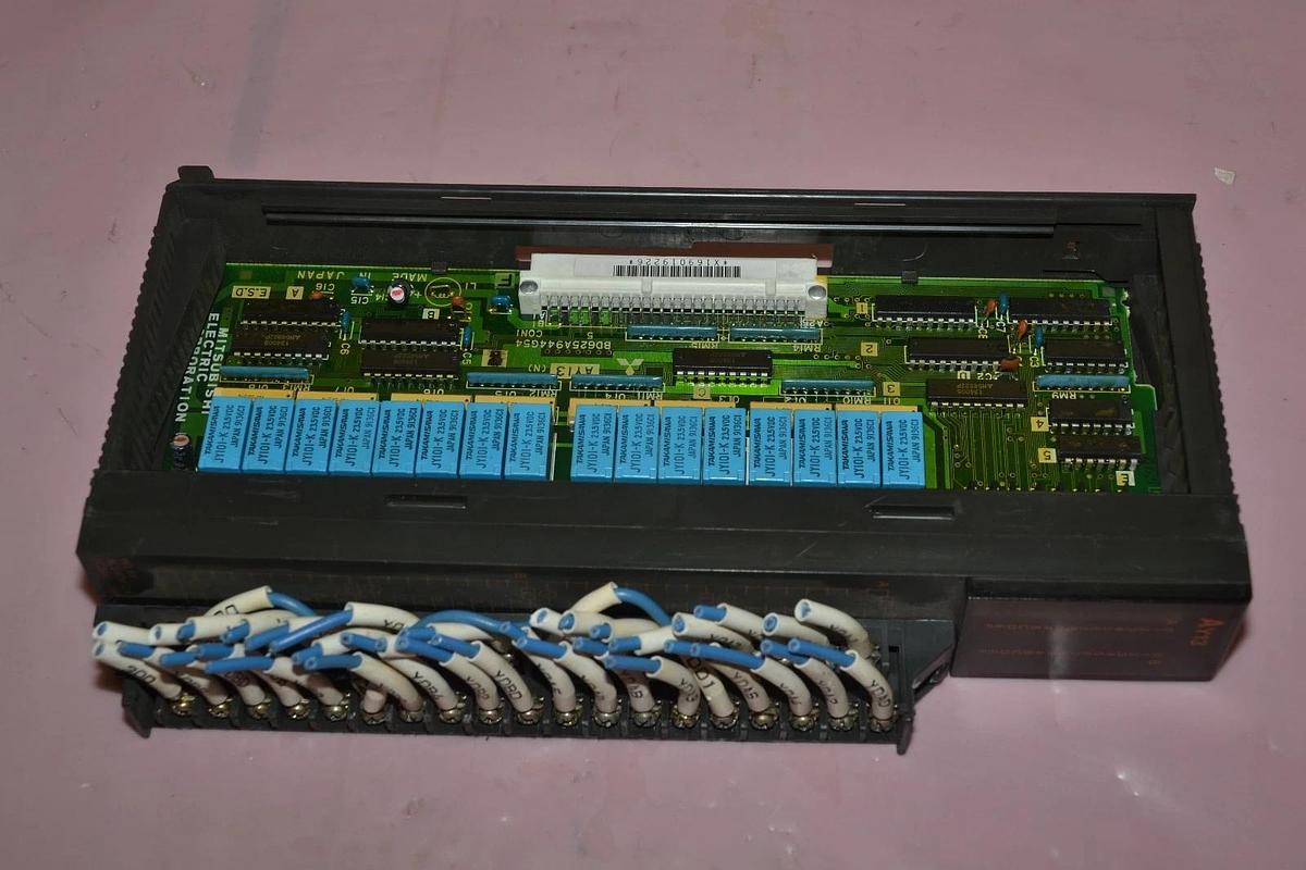 Used MITSUBISHI MELSEC AX41 PROGRAMMABLE CONTROLLER INPUT MODULE PLC