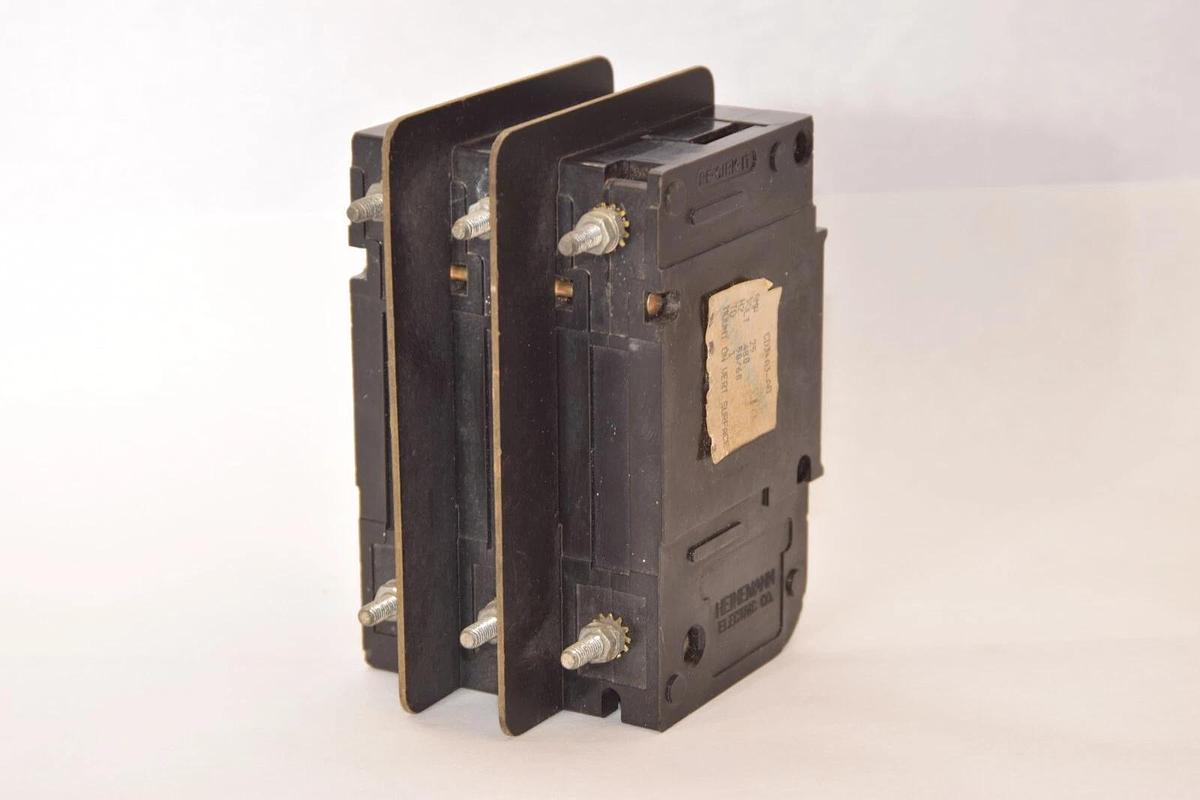 (NEW) HEINEMANN ELECTRIC CD3-A3-AB 25Amp A 480V 3-Pole Circuit Breaker