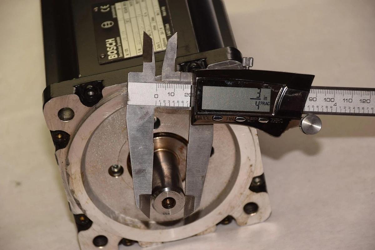 Used REXROTH Servomotor Nr. 1070076877  Typ. SR-A3.0042.060-14.000