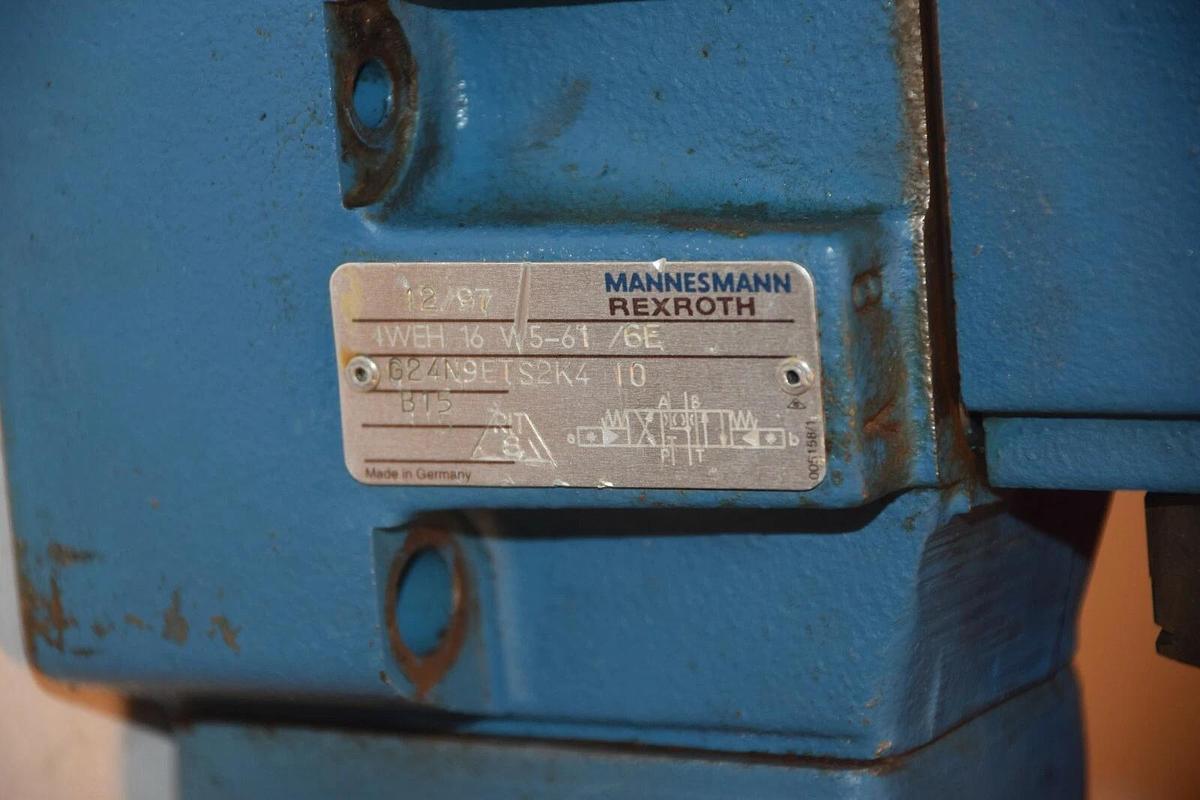 Used REXROTH VALVE WITH 4WE 6 J51/EG24N9K4, Z2FS 6-2-42/1QV & 4WEH 16 W5-61/6E