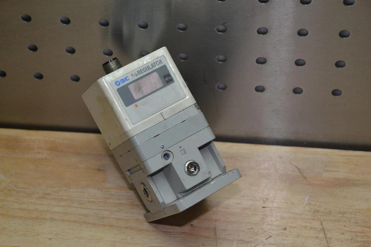 Used SMC E/P REGULATOR  ITV2030-312L-X26   ITV2030 3121 X26