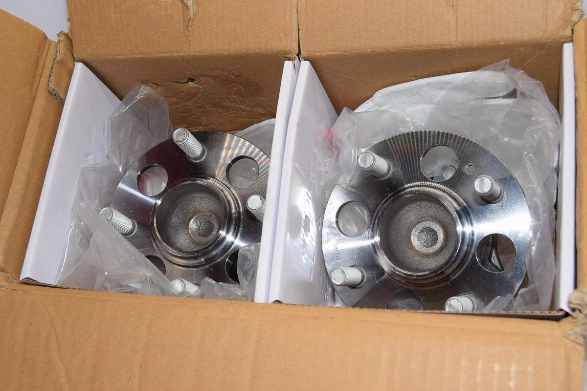 Autoround 512483 Rear Wheel Bearing 12-17 Hyundai Accent / Kia Rio (New - Set)