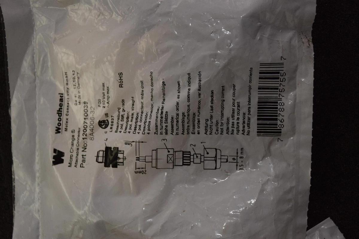 BRAD CONNECTIVITY / WOODHEAD 8A4006-32 8A400632 300V 5A STRAIGHT MALE CONN. NEW