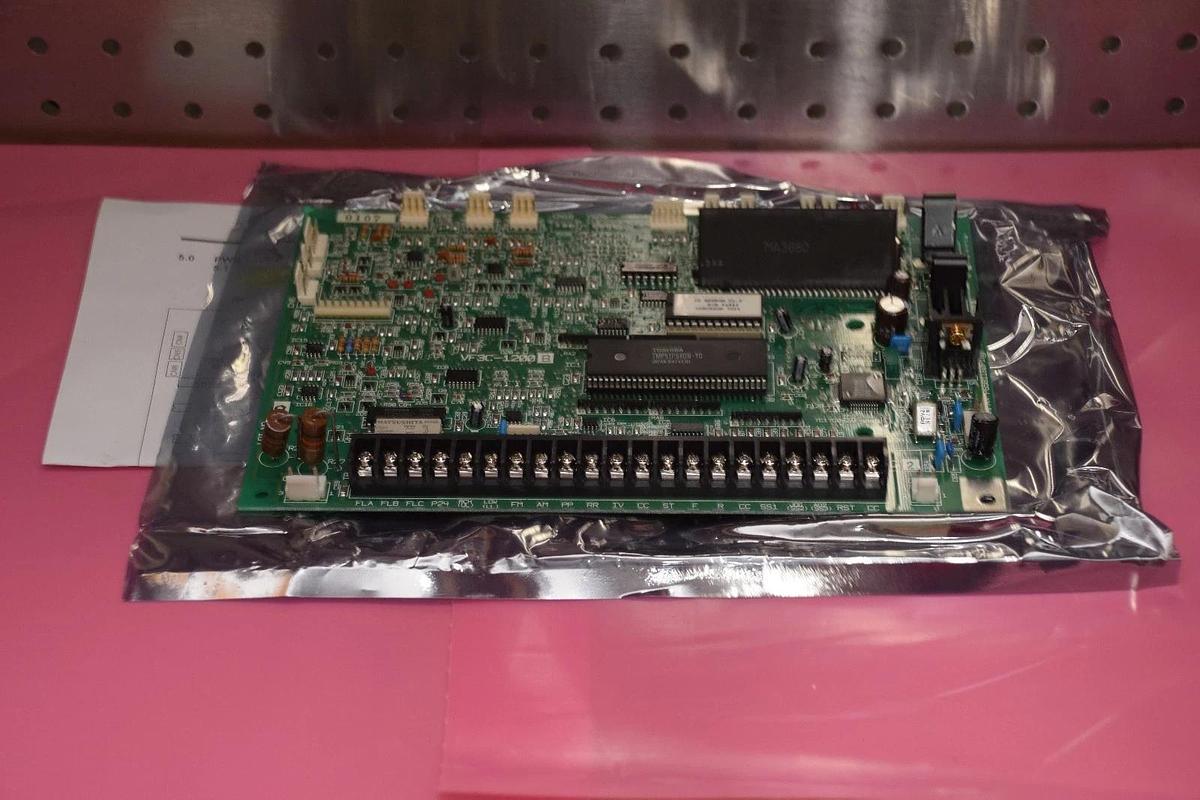 TOSHIBA VF3C-1200B VF3C1200B CONTROL INTERFACE CARD NEW