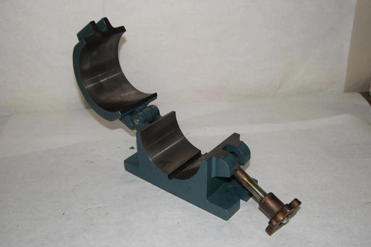 Used (New) Dodge HS2-HC-569E HS2HC569E 067138 Hinged Cap Barring Housing