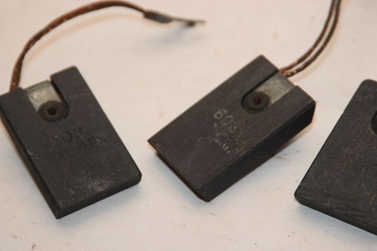 (NEW - Lot of 3) SOUTHERN 603 #603 1-1/4" x 23/64" Carbon Brush