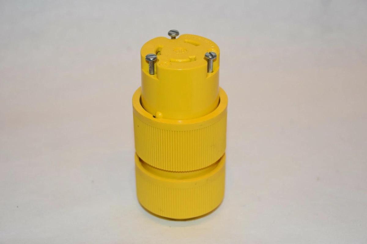 NEW GE GENERAL ELECTRIC L10 30A 125/250V FEMALE LOCKING PLUG