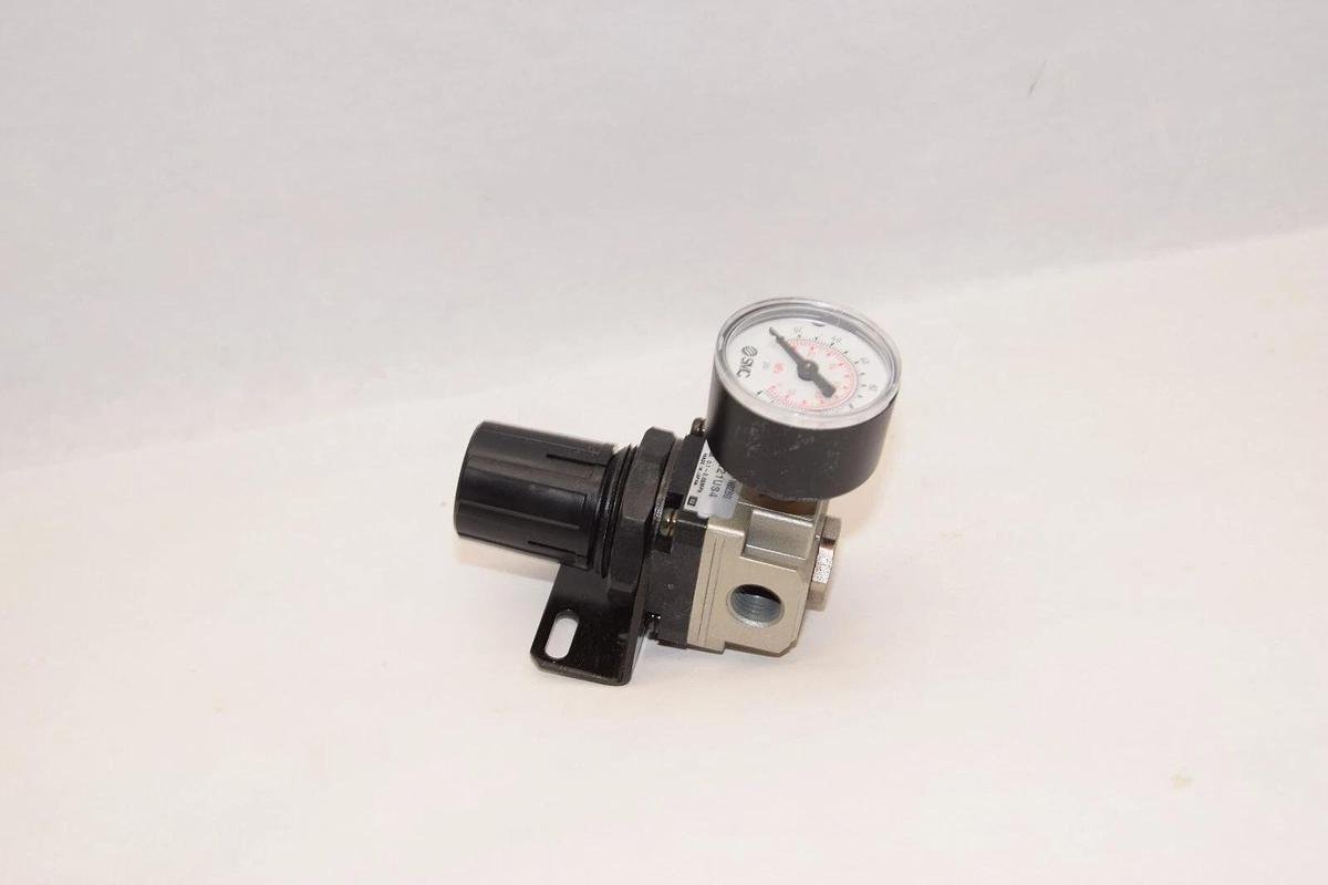 (NEW) SMC NAR2060-N02BG-X121US4 0.1-0.85MPa Pneumatic Regulator W/Mnting Bracket