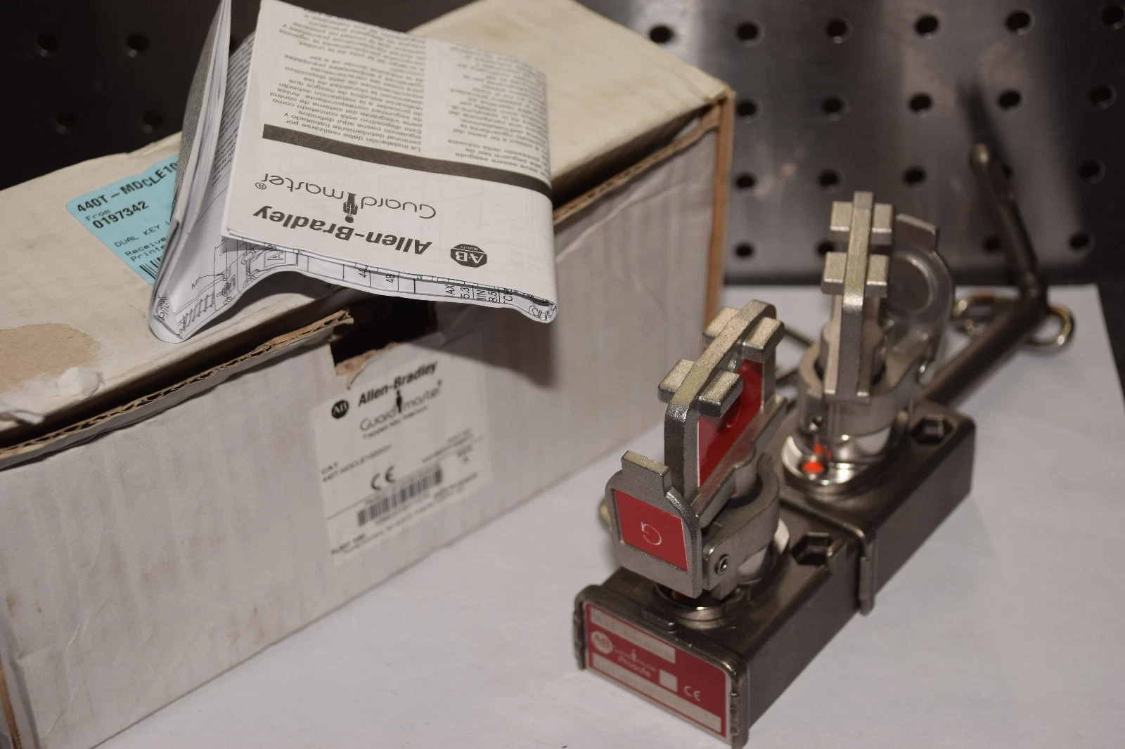 Used ALLEN BRADLET KEY EXCHANGE Unit 440T-MDCLE100G0H Prosafe 440T-MDCLE100