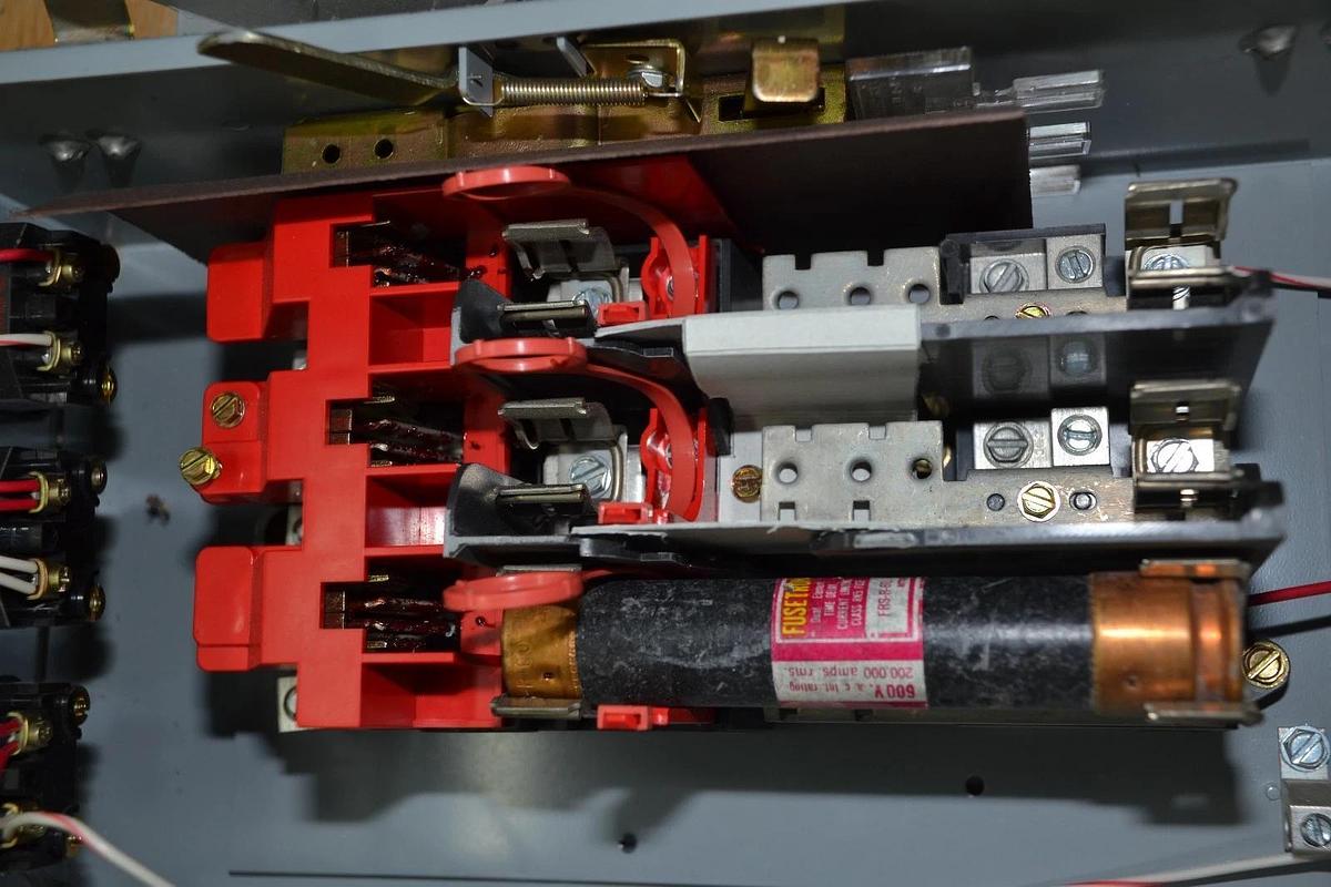 Used Cutler-Hammer DH362FDK 60 Amp Heavy Duty Safety Switch Enclosure Disconnect