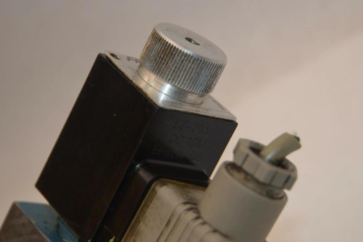 Used FLUTEC 395254 Valve With Coil EZ-203 24V Dc *Missing 1 Coil*