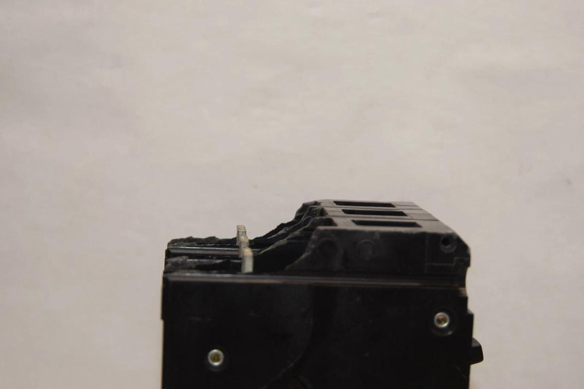 Used SIEMENS ITE E23B080 80A 80 Amp 80 A 240Vac 3P Type E2-A Circuit Breaker *Chip*