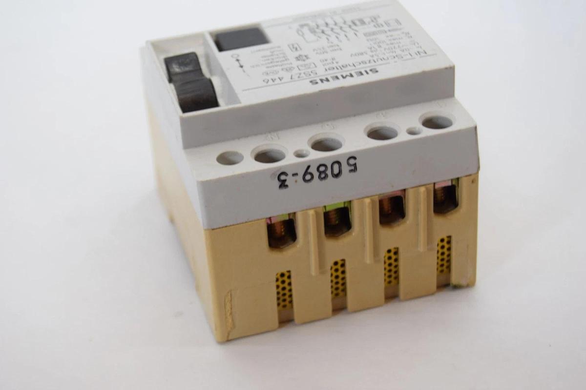 Used Siemens 5SZ7 446 40A 4 Pole Circuit Breaker