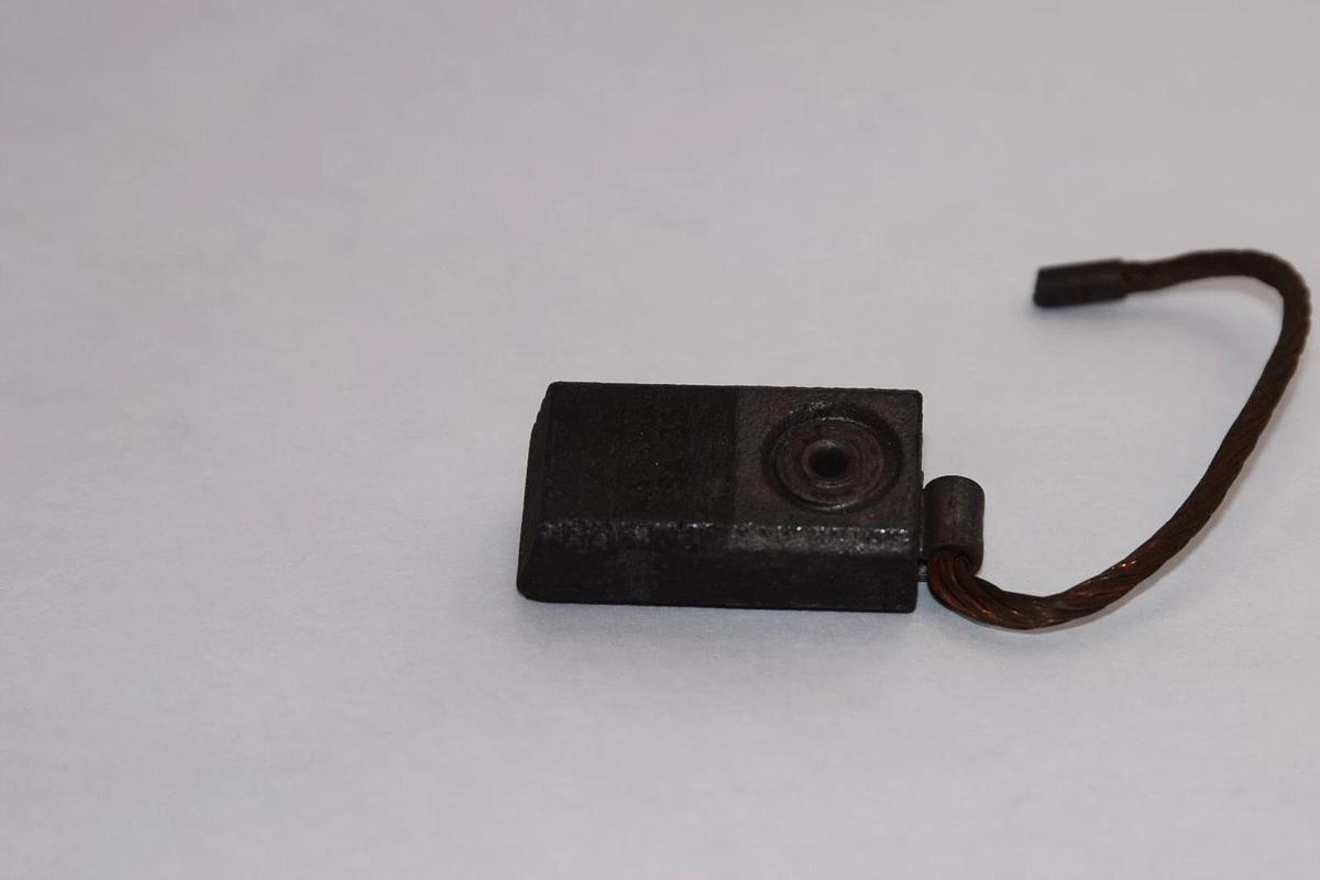 (NEW - Lot of 4) NATIONAL SA35 SA 35 3/4" x 7/16" 1-13/32" Carbon Brush