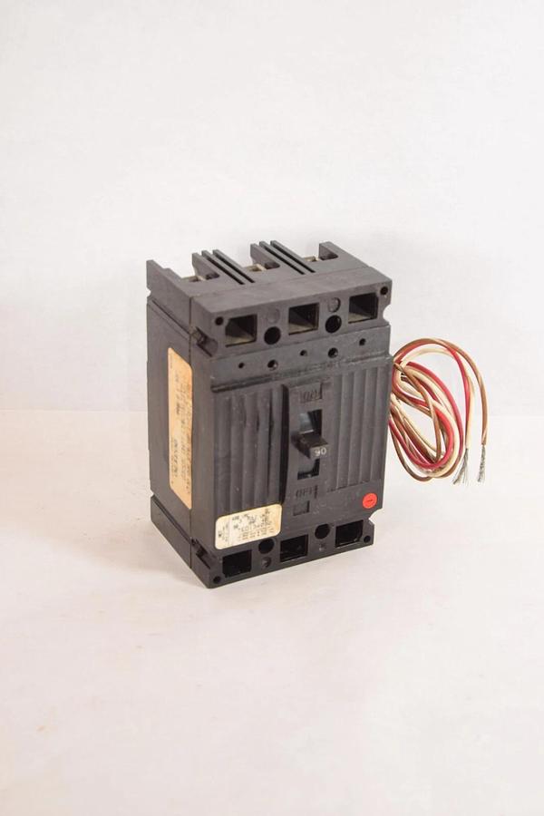 (NEW) GE GENERAL ELECTRIC TED134090 90A 90 Amp 3 Pole 480Vac Breaker *Chip*