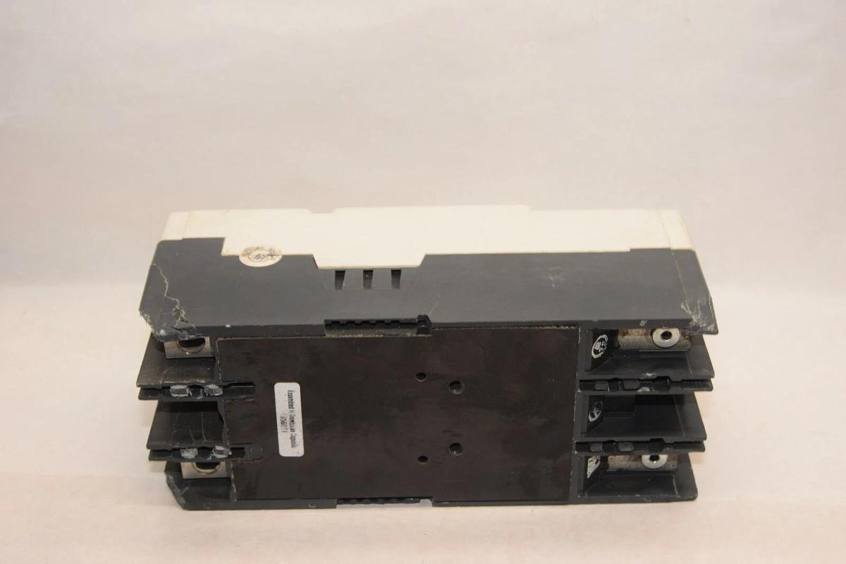 Eaton JD2250F JD 35k 250A 250 Amp A 2 Pole Circuit Breaker *Chipped Corners *