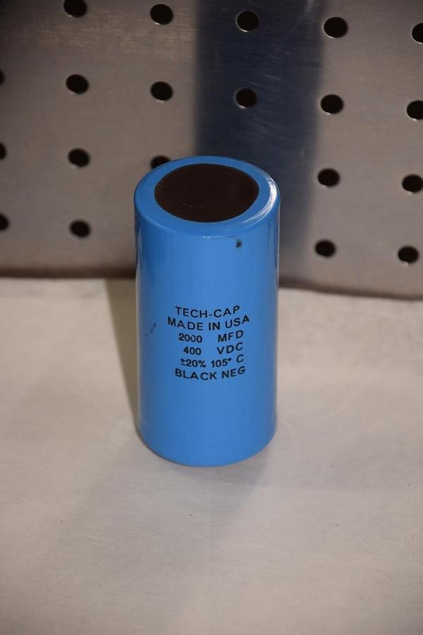 TECH-CAP 2000 MFD 400 VDC +/-20% 105 DEG CELSIUS CAPACITOR NEW